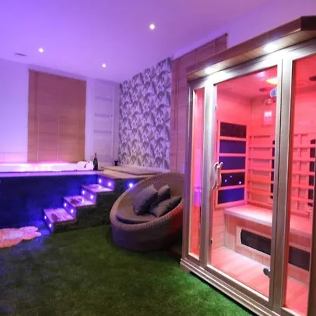 Sauna Et Jacuzzi - Les Mille Et Nuits - 2km Casa vacanze